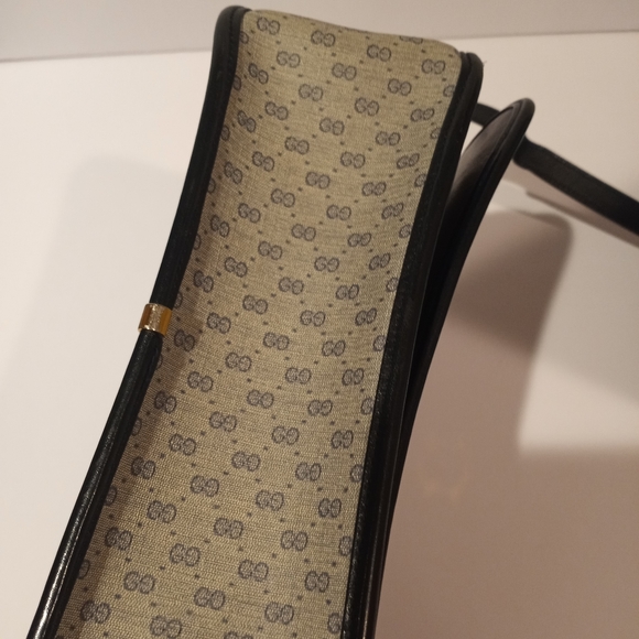 Authentic Vintage Gucci Micro GG Supreme Crossbody - Picture 14 of 16